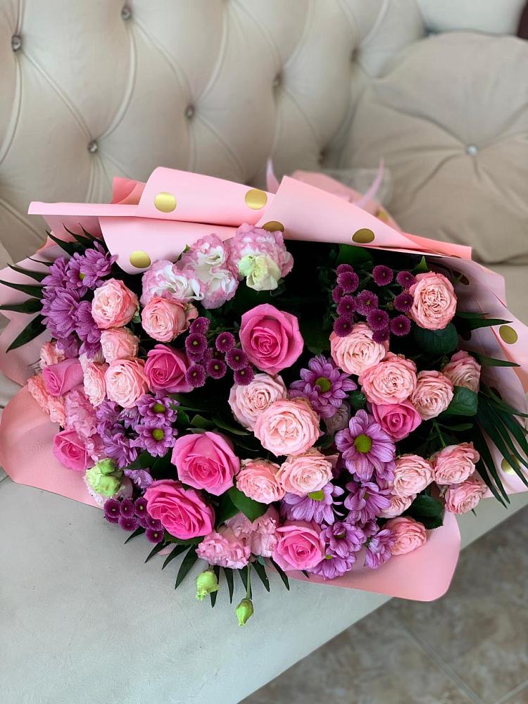 Букет цветов из: Хризантемы, Розы и Лизиантусы в Хвойной