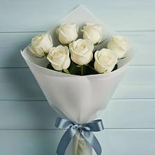 Букет 7 Белых роз Эдлесс Лав в Хвойной