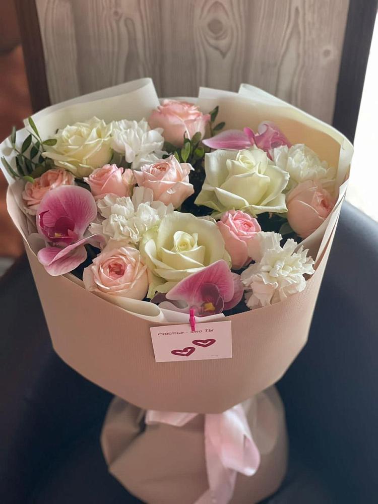 Букет цветов из: Орхидеи, Розы и Гвоздики в Хвойной