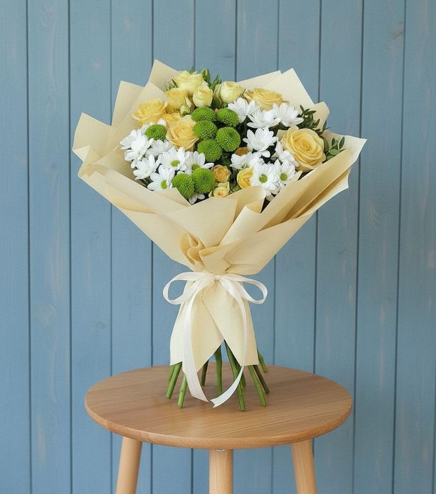 Букет цветов из: Хризантемы и Розы в Хвойной