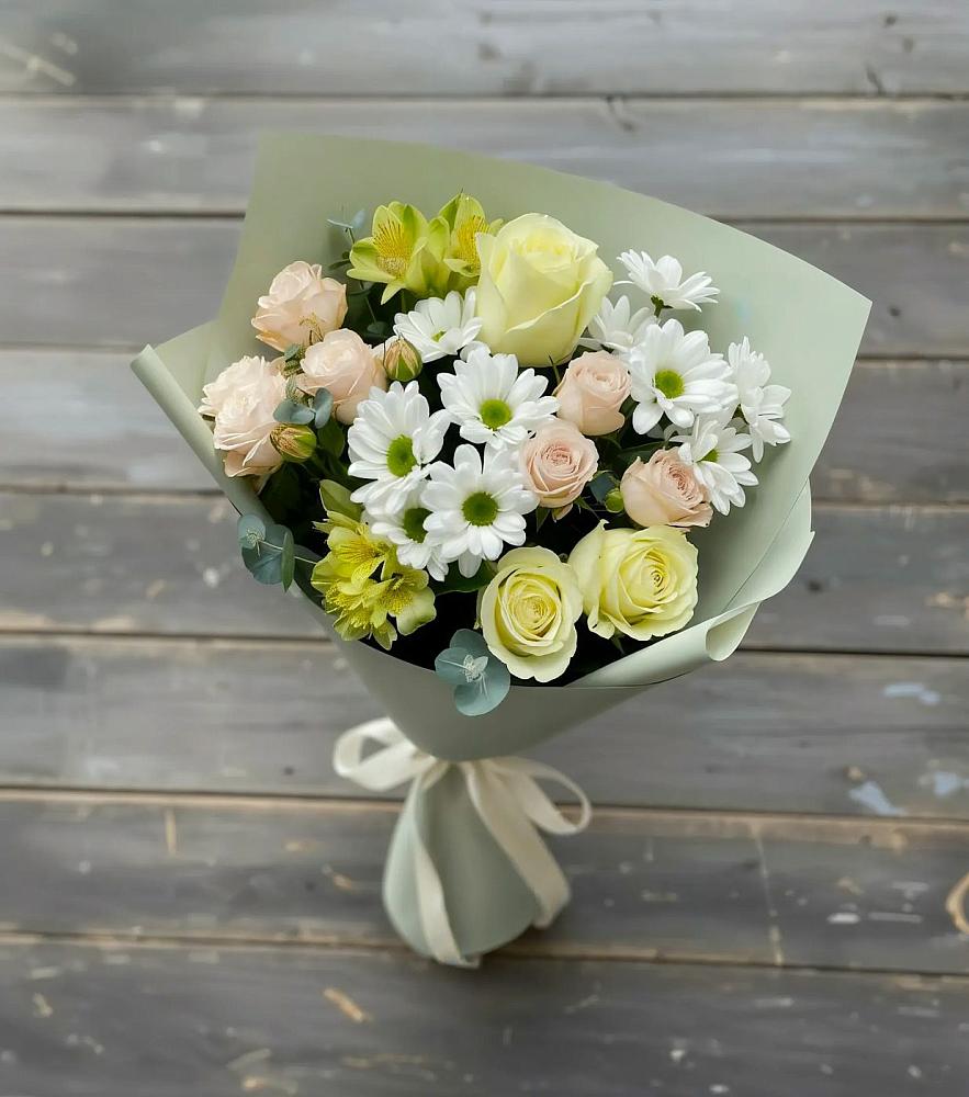 Букет цветов из: Альстромерии, Розы и Хризантемы в Хвойной