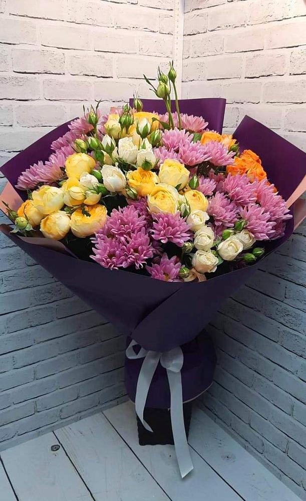 Букет цветов из: Хризантемы и Розы в Хвойной
