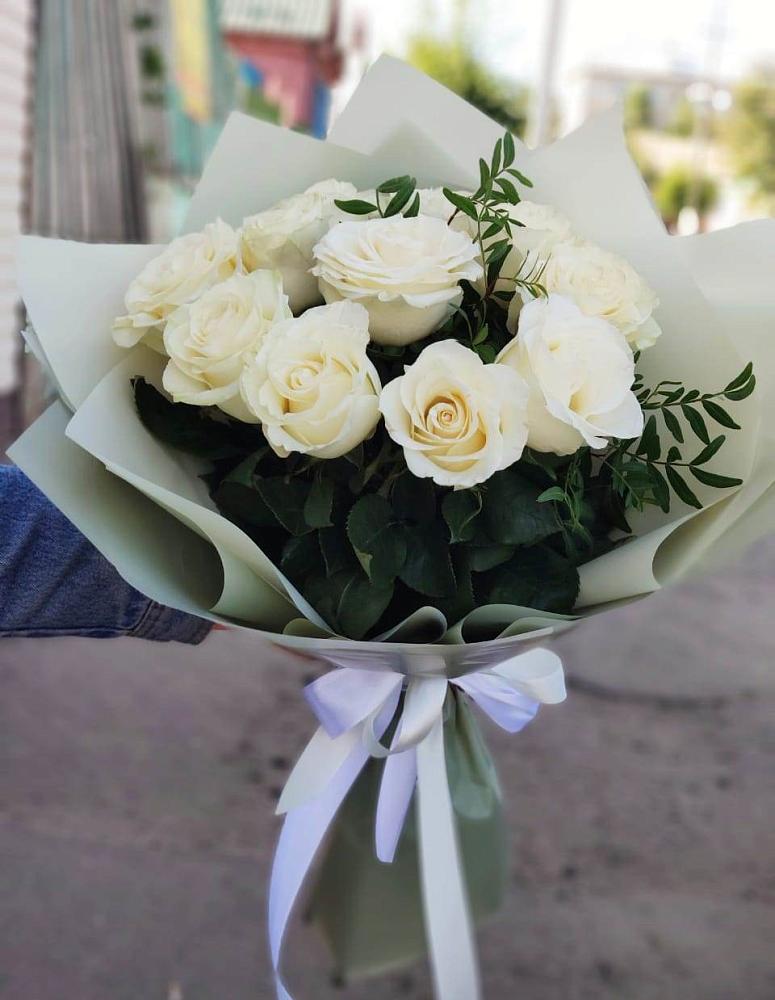 Букет Белые розы Проуд в Хвойной