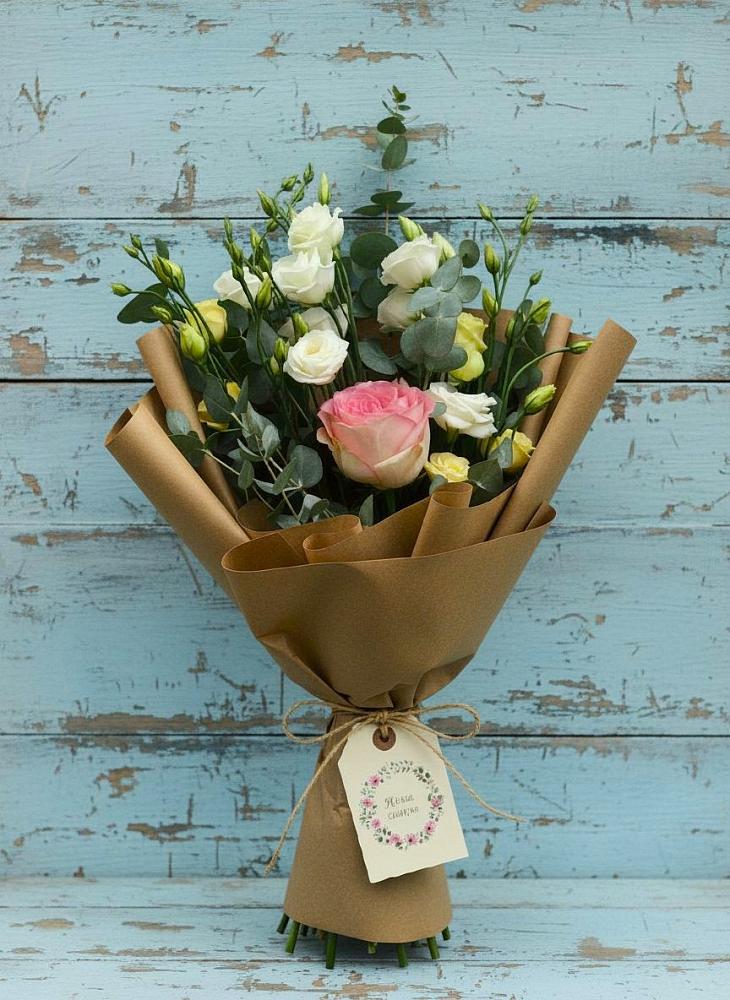 Букет цветов из: Розы и Лизиантусы в Хвойной