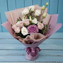 Букет цветов из:  Розы и Лизиантусы в Хвойной