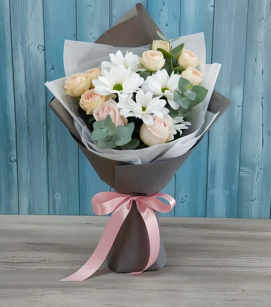 Букет цветов из: Хризантемы и Розы в Хвойной