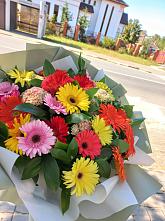 Букет цветов из:  Герберы #REPLACE_PRED# Хвойной