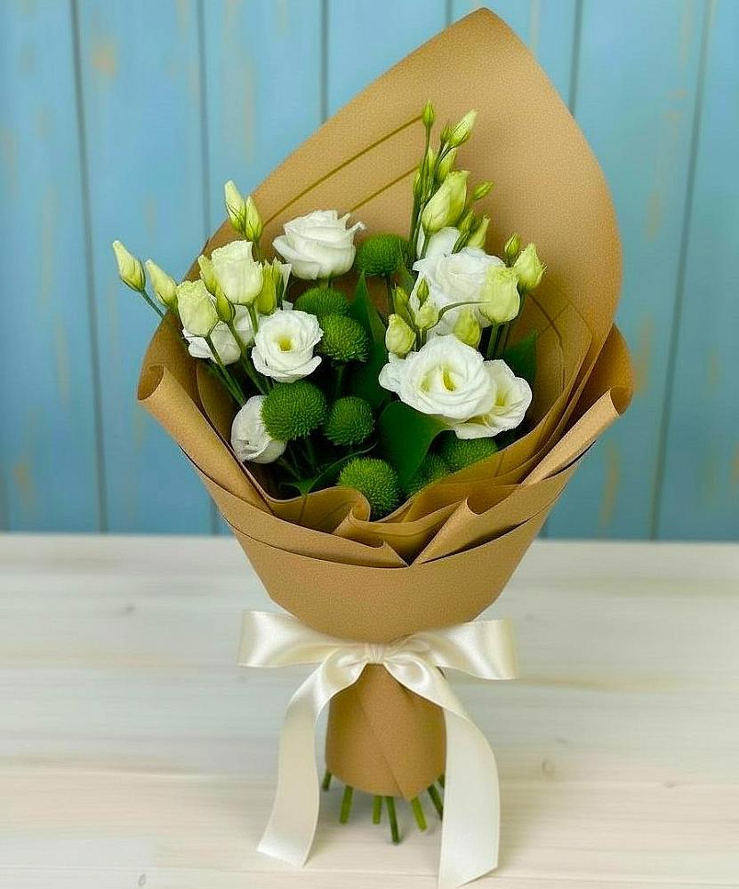 Букет цветов из: Хризантемы и Лизиантусы в Хвойной