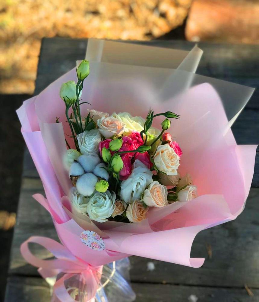 Букет цветов из: Розы и Лизиантусы в Хвойной