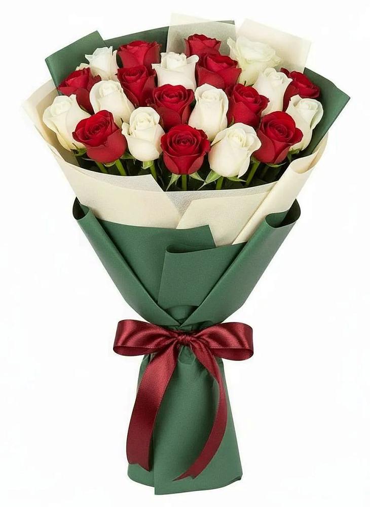 Букет Микс из красных и белых роз в Хвойной