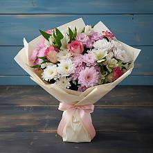 Букет цветов из:  Хризантемы, Альстромерии и Розы #REPLACE_PRED# Хвойной