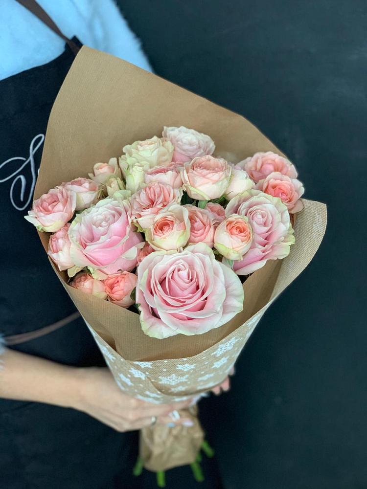 Букет цветов из: Хризантемы и Розы в Хвойной