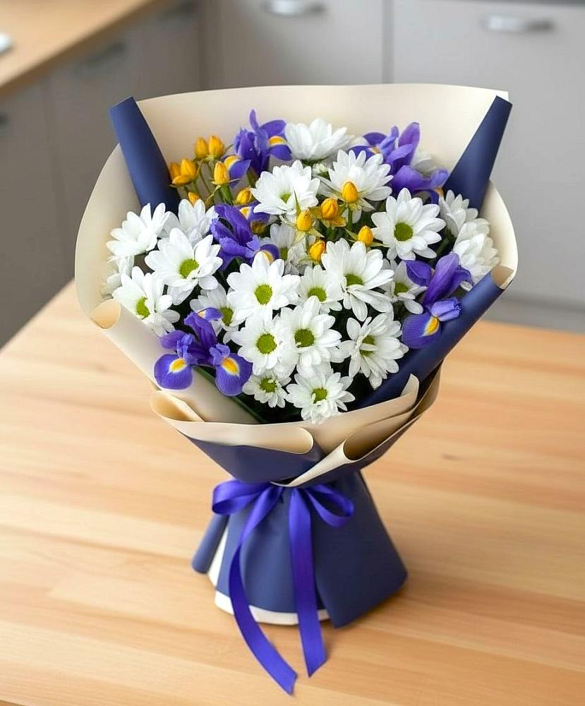 Букет цветов из: Розы, Ирисы и Хризантемы в Хвойной