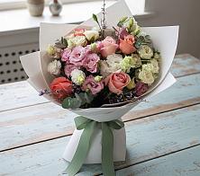 Букет цветов из:  Розы, Лизиантусы и Гвоздики в Хвойной