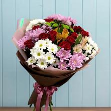 Букет цветов из:  Розы, Хризантемы и Альстромерии #REPLACE_PRED# Хвойной