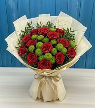 Букет цветов из:  Розы и Хризантемы #REPLACE_PRED# Хвойной