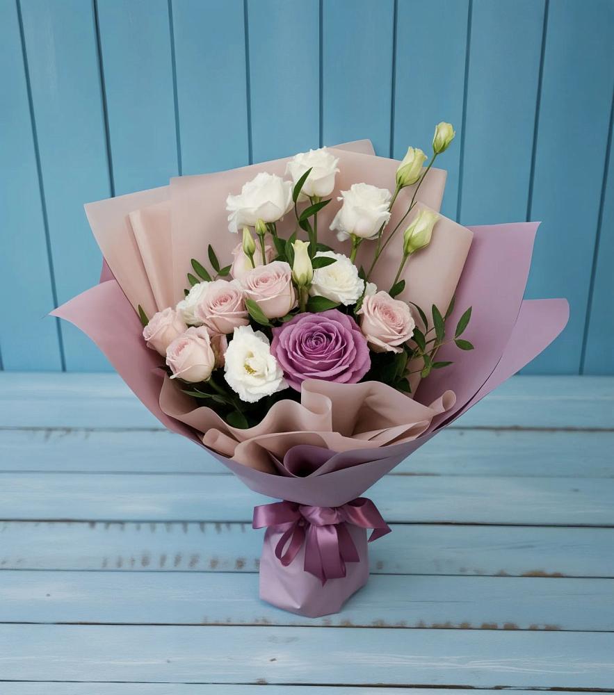 Букет цветов из: Розы и Лизиантусы в Хвойной